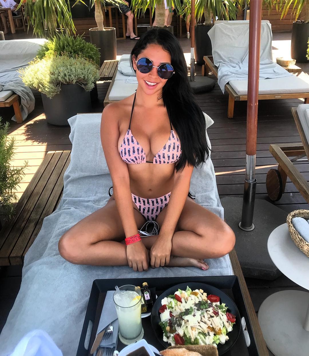 ana paula saenz sexy tits 15