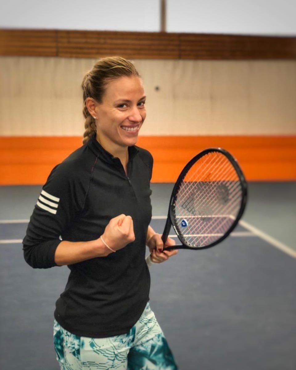angelique-kerber-sexy-yoga-19 angelique kerber sexy yoga 19