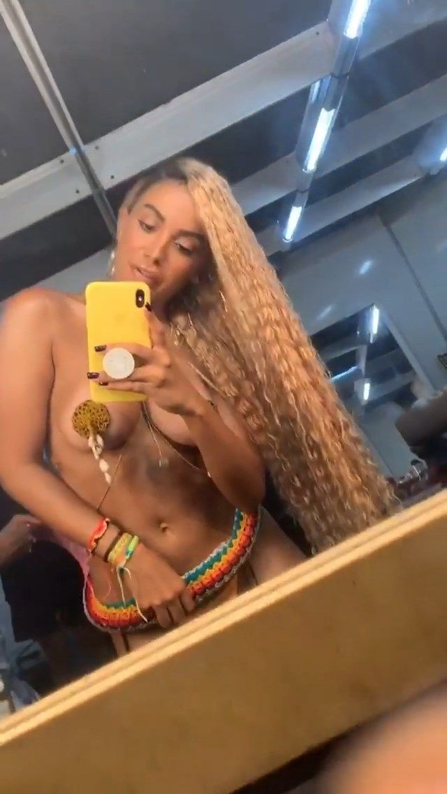 anitta-singer-nude-topless-20 anitta singer nude topless 20