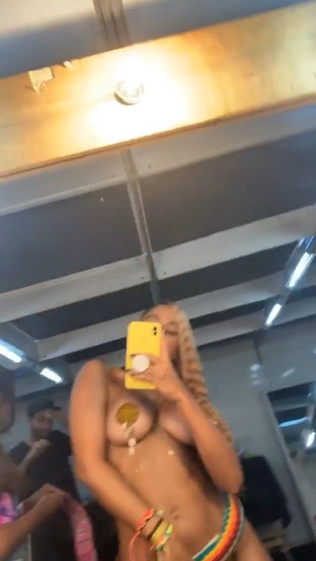anitta-singer-nude-topless-21 anitta singer nude topless 21