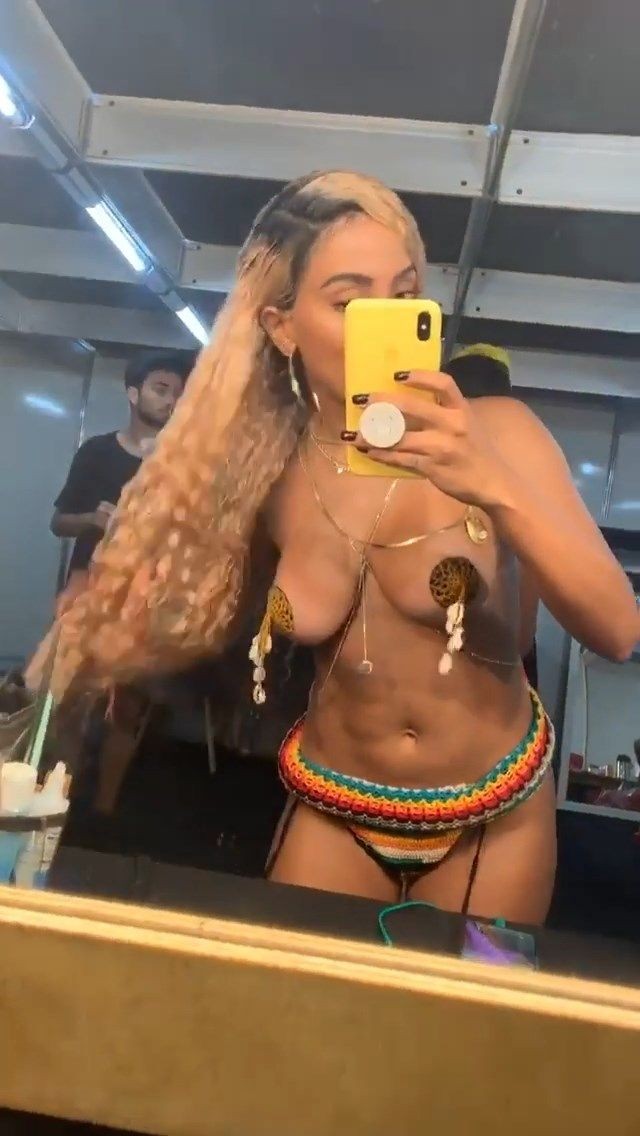 anitta-singer-nude-topless-24 anitta singer nude topless 24