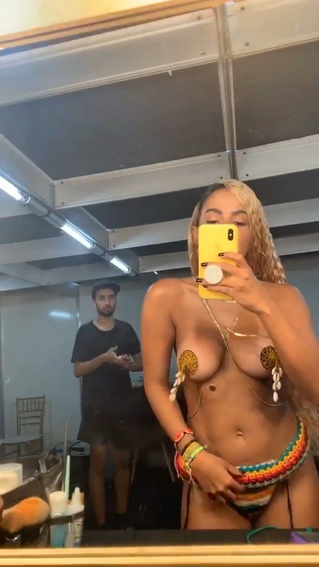 anitta-singer-nude-topless-25 anitta singer nude topless 25