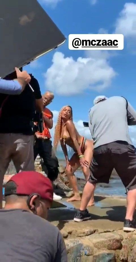 anitta-singer-nude-topless-27 anitta singer nude topless 27