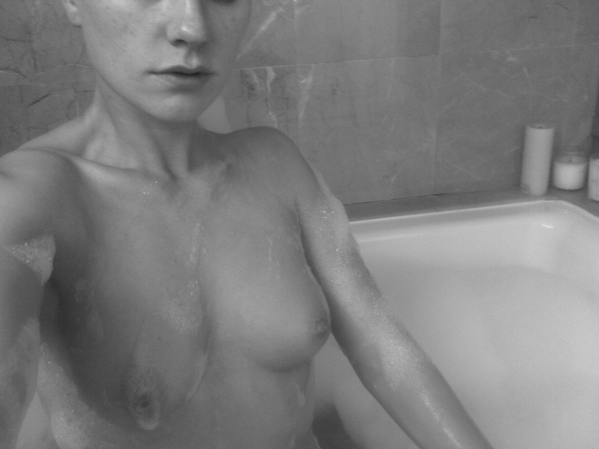anna-paquin-nude-leaked-7 anna paquin nude leaked 7