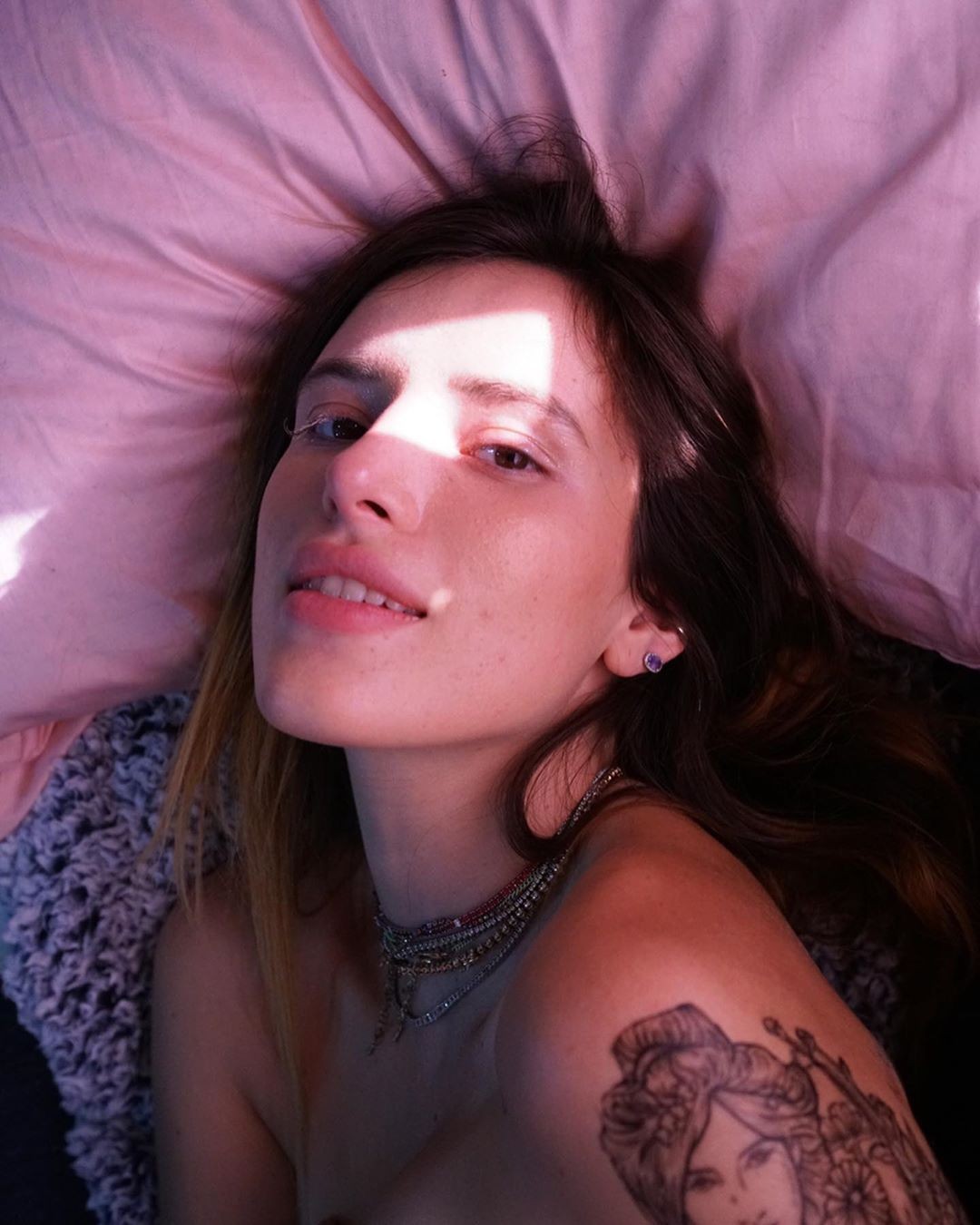 annabella-avery-bella-thorne-thefappening-cfd-16 Bella Thorne Nude in Bed