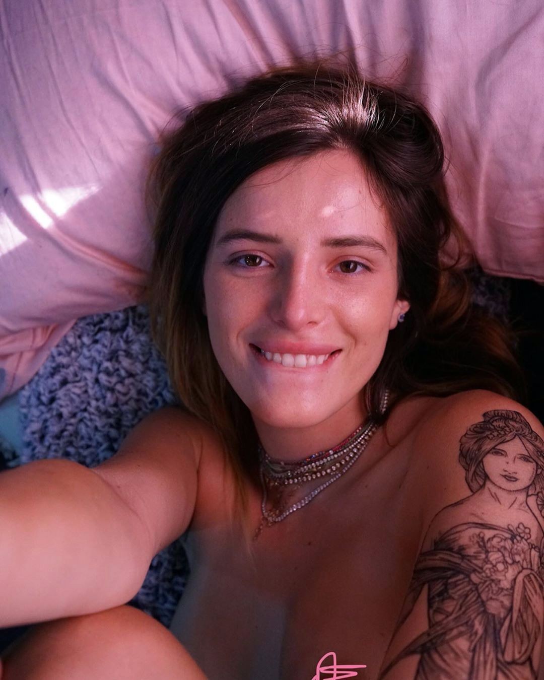 annabella-avery-bella-thorne-thefappening-cfd-6 Bella Thorne Naked in Bed
