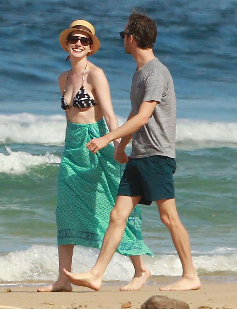 anne-hathaway-bikini-thefappening-cfd-18 anne hathaway bikini thefappening cfd 18