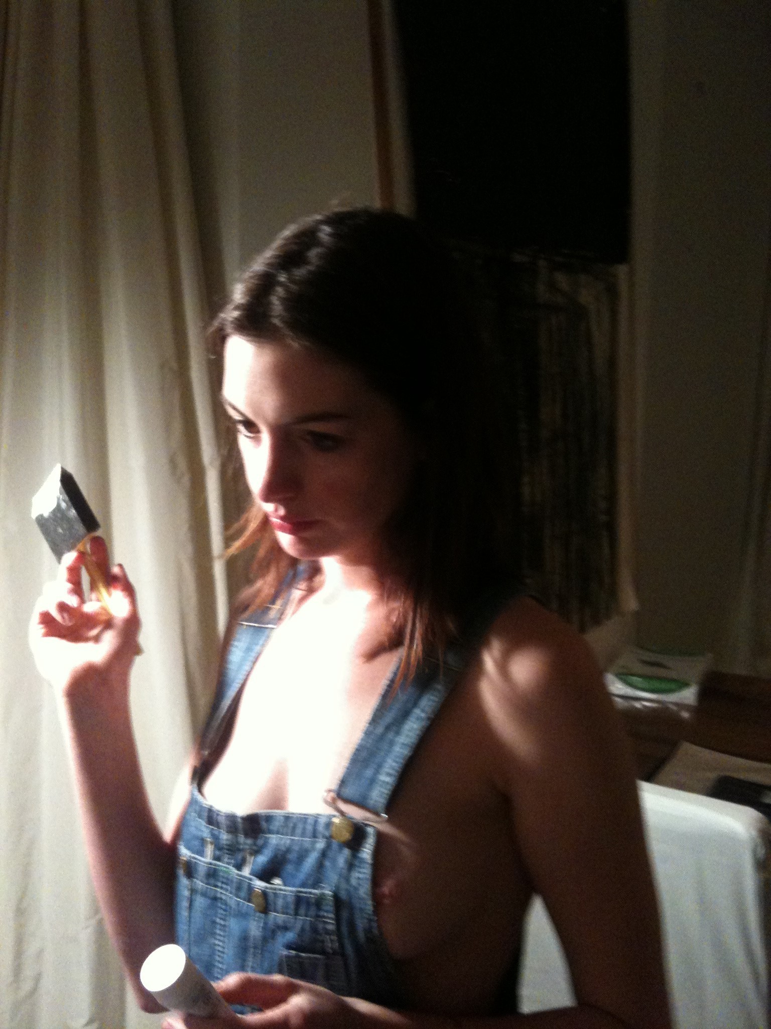 anne-hathaway-nude-thefappening-pro-1 anne hathaway nude thefappening pro 1