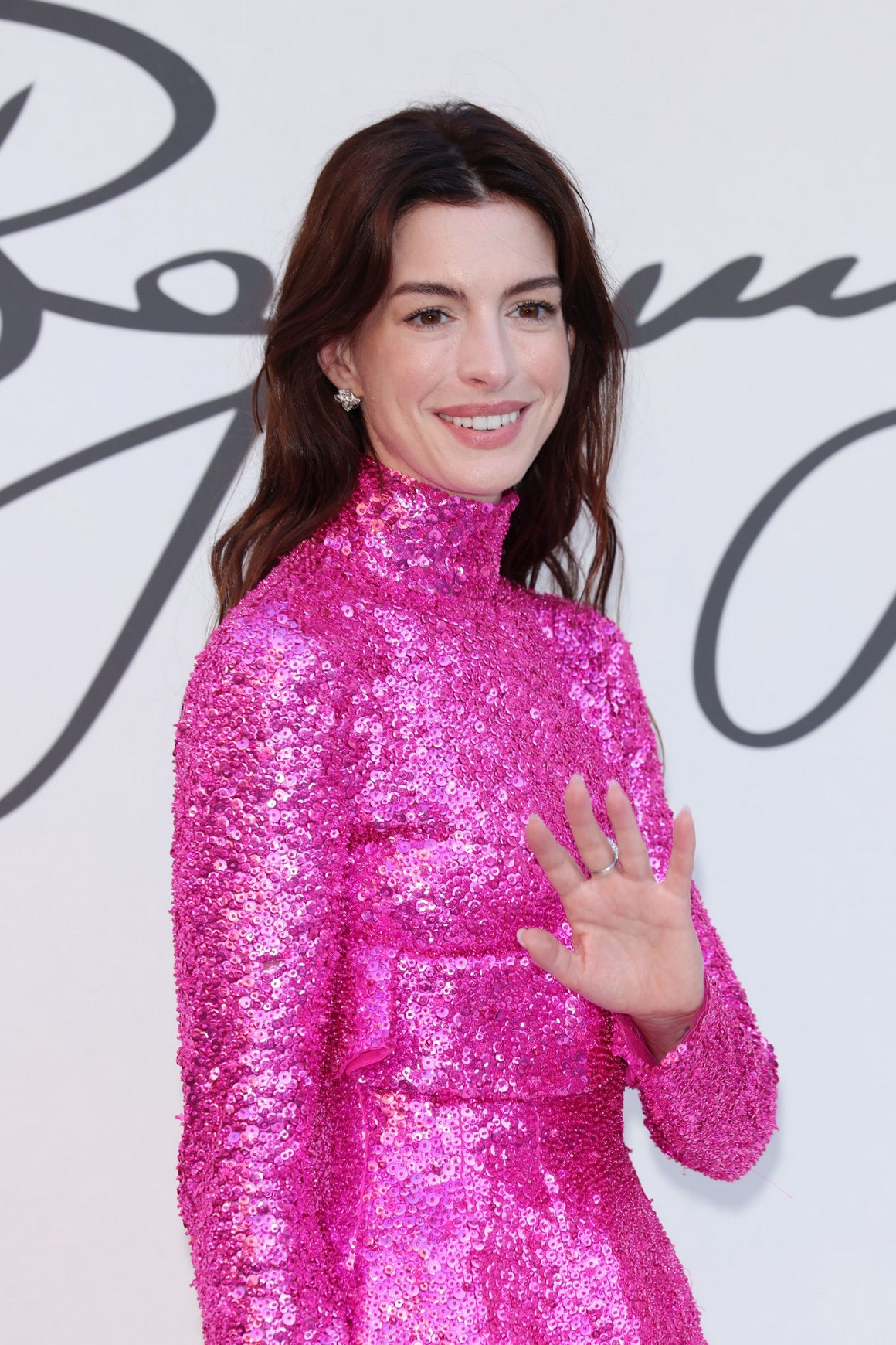 anne-hathaway-sexy-in-pink-thefappening-cfd-12 Anne Hathaway