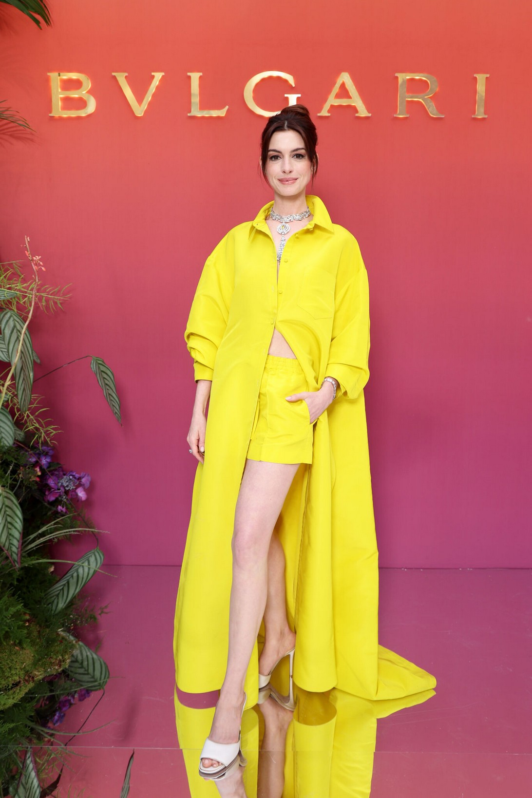 anne-hathaway-sexy-in-yellow-thefappening-cfd-1-1 Anne Hathaway Flaunts her Sexy Legs At The Bulgari Eden The Garden of Wonders