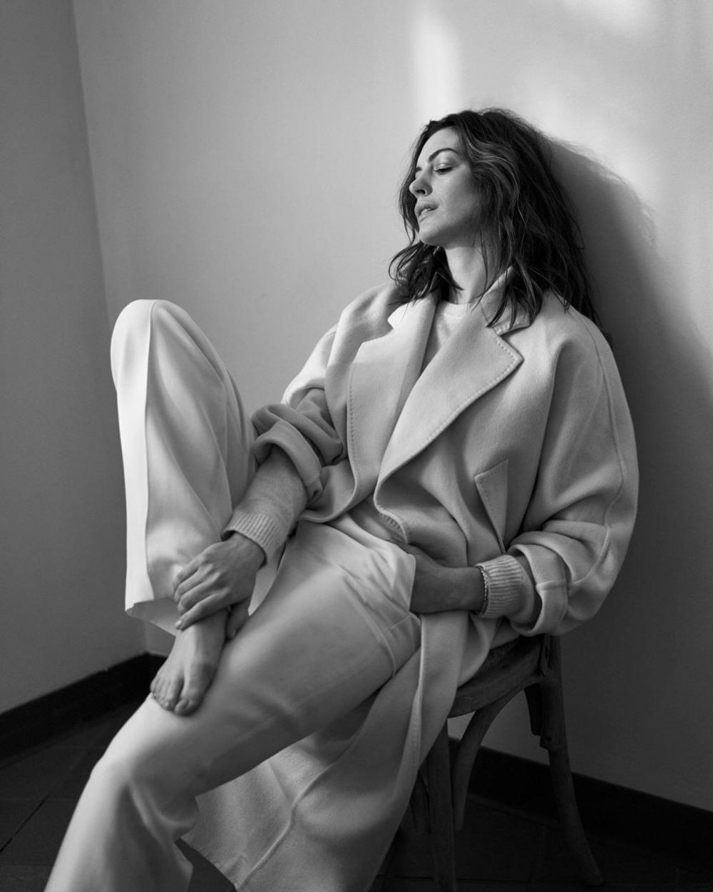 anne-hathaway-sexy-sunday-times-style-4 anne hathaway sexy sunday times style 4