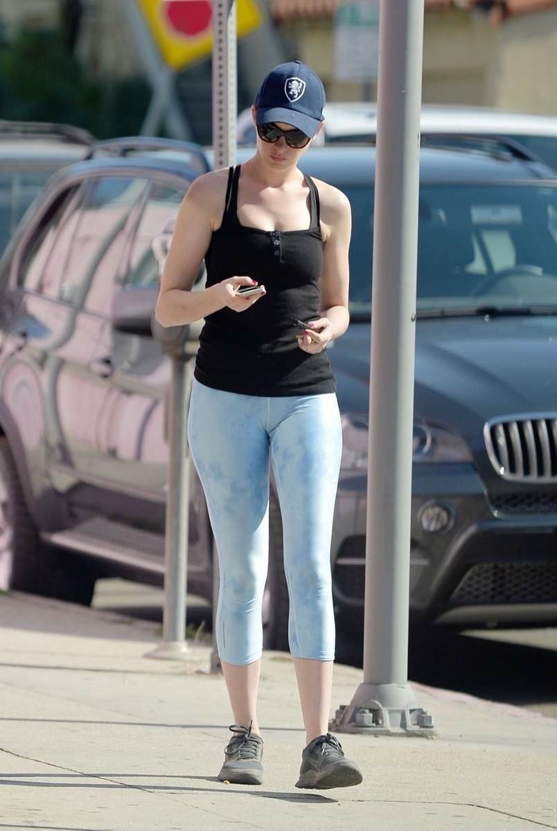 anne-hathway-cameltoe-thefappening-cfd-7 Anne Hathaway Significal Cameltoe
