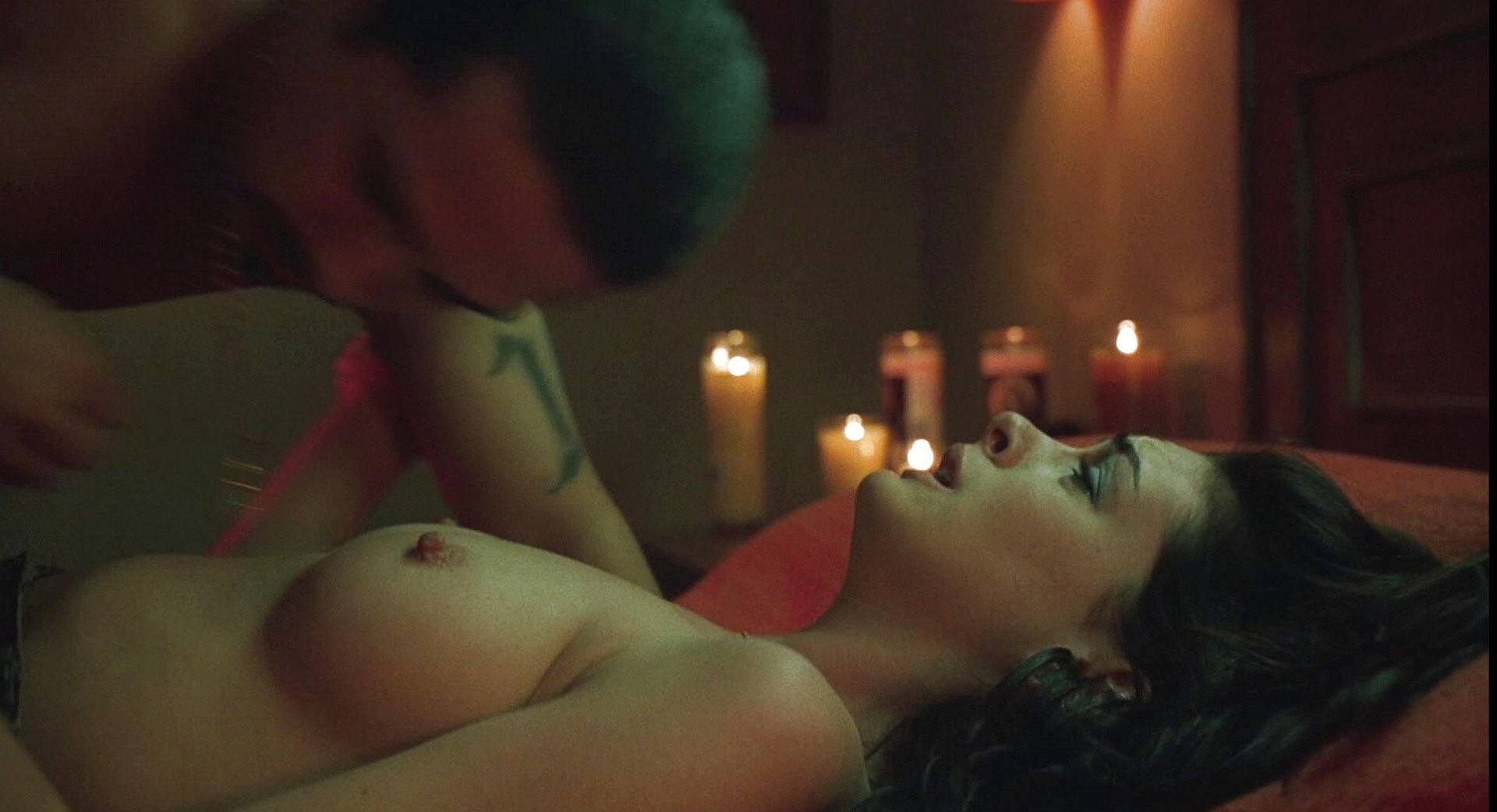 anne-hathway-sex-scene-in-havoc-thefappening-cfd-17 anne hathway sex scene in havoc thefappening cfd 17