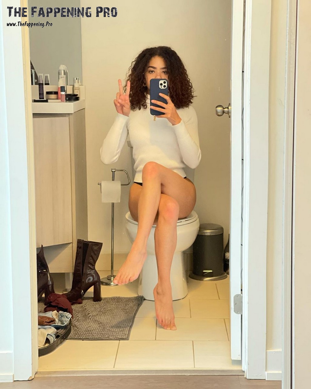 antonia-gentry-feet-thefappening-cfd-2 Antonia Gentry Feet