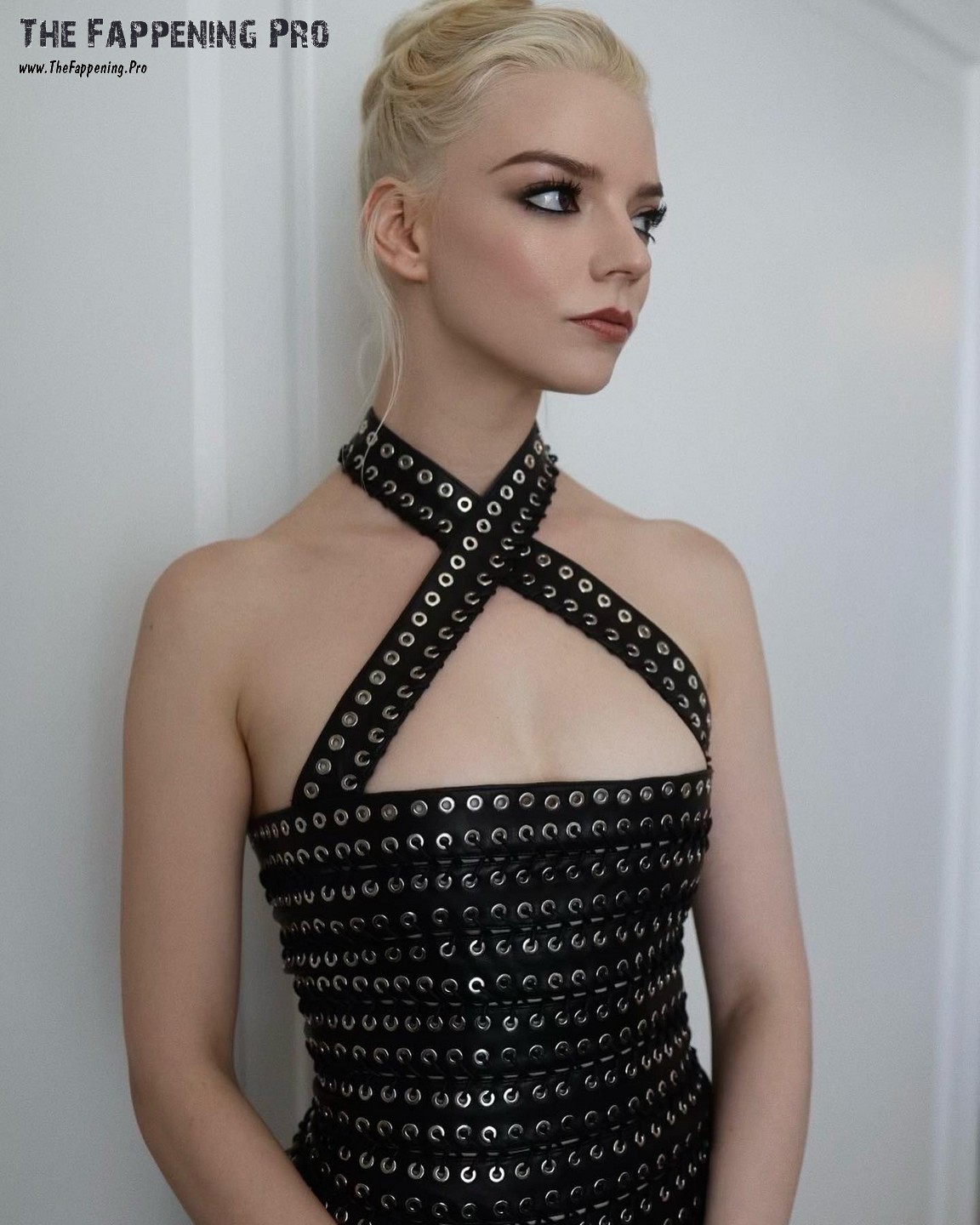 anya-taylor-joy-sexy-bdsm-thefappening-cfd-12 Anya Taylor-Joy
