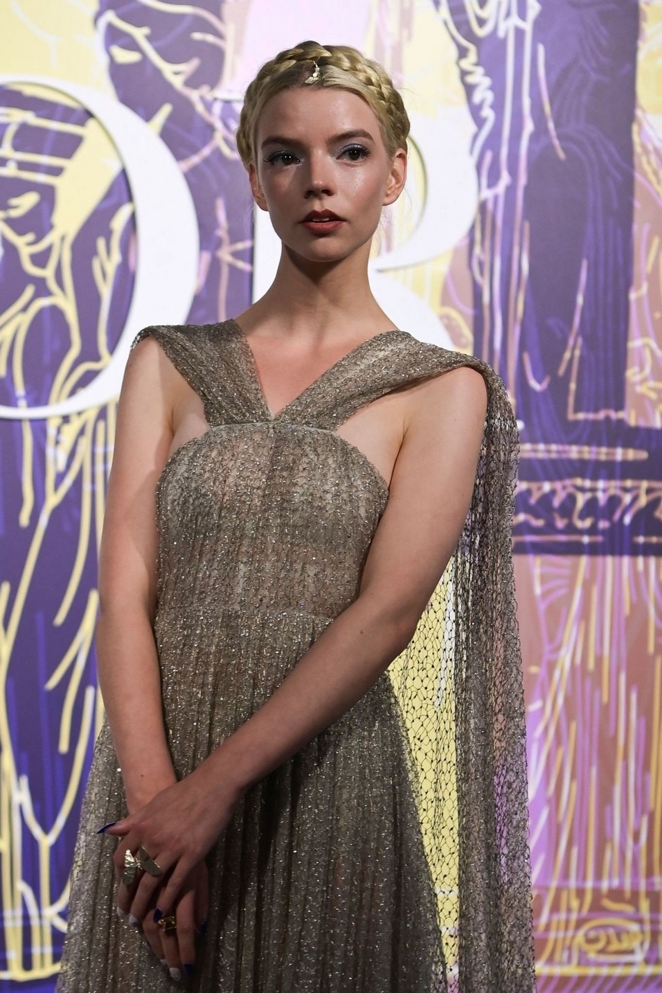 anya-taylor-joy-sexy-goddes-at-the-dior-2022-show-in-athens-thefappening-cfd-1 Anya Taylor-Joy Sexy For Dior 2022