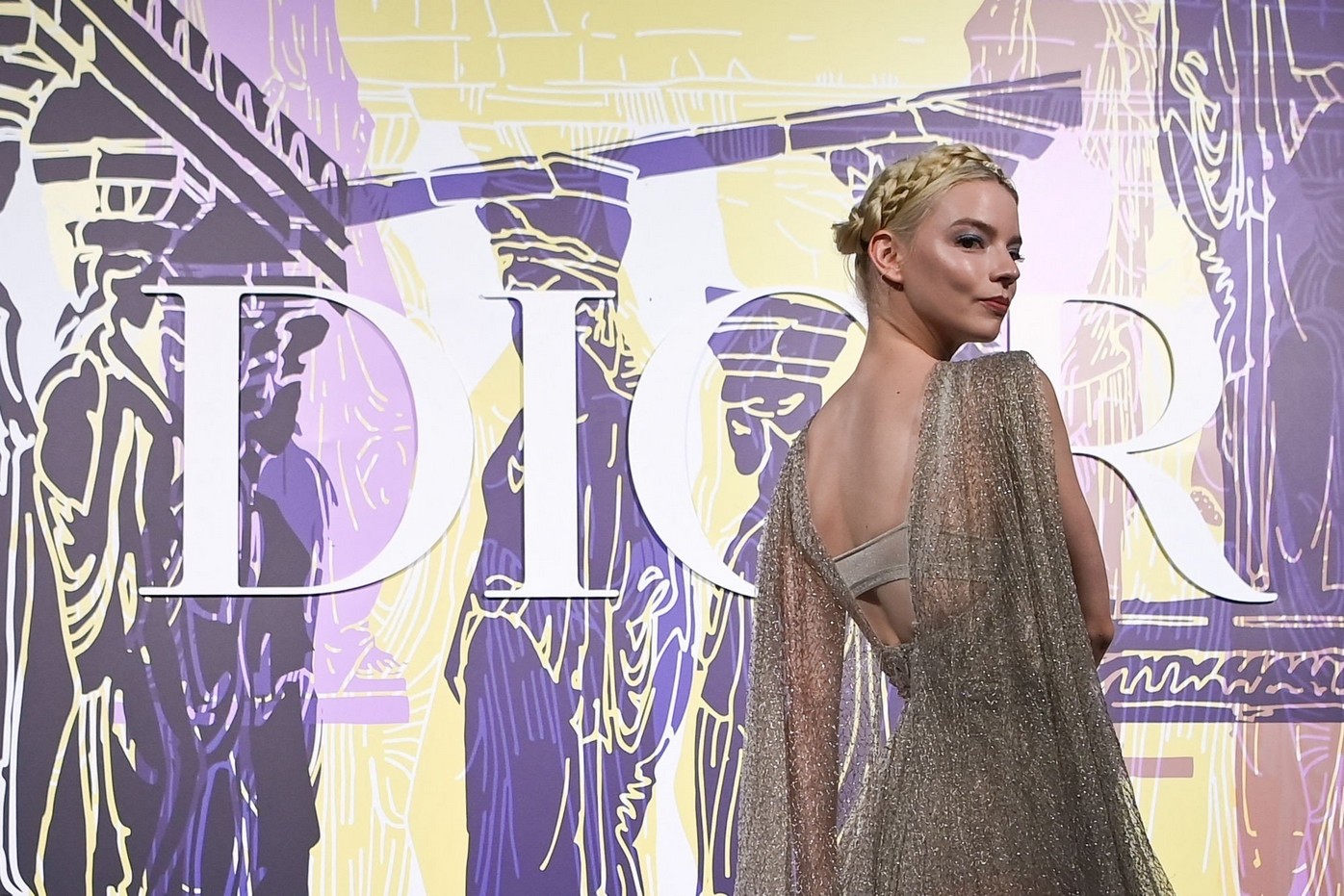 anya-taylor-joy-sexy-goddes-at-the-dior-2022-show-in-athens-thefappening-cfd-6 anya taylor joy sexy goddes at the dior 2022 show in athens thefappening cfd 6