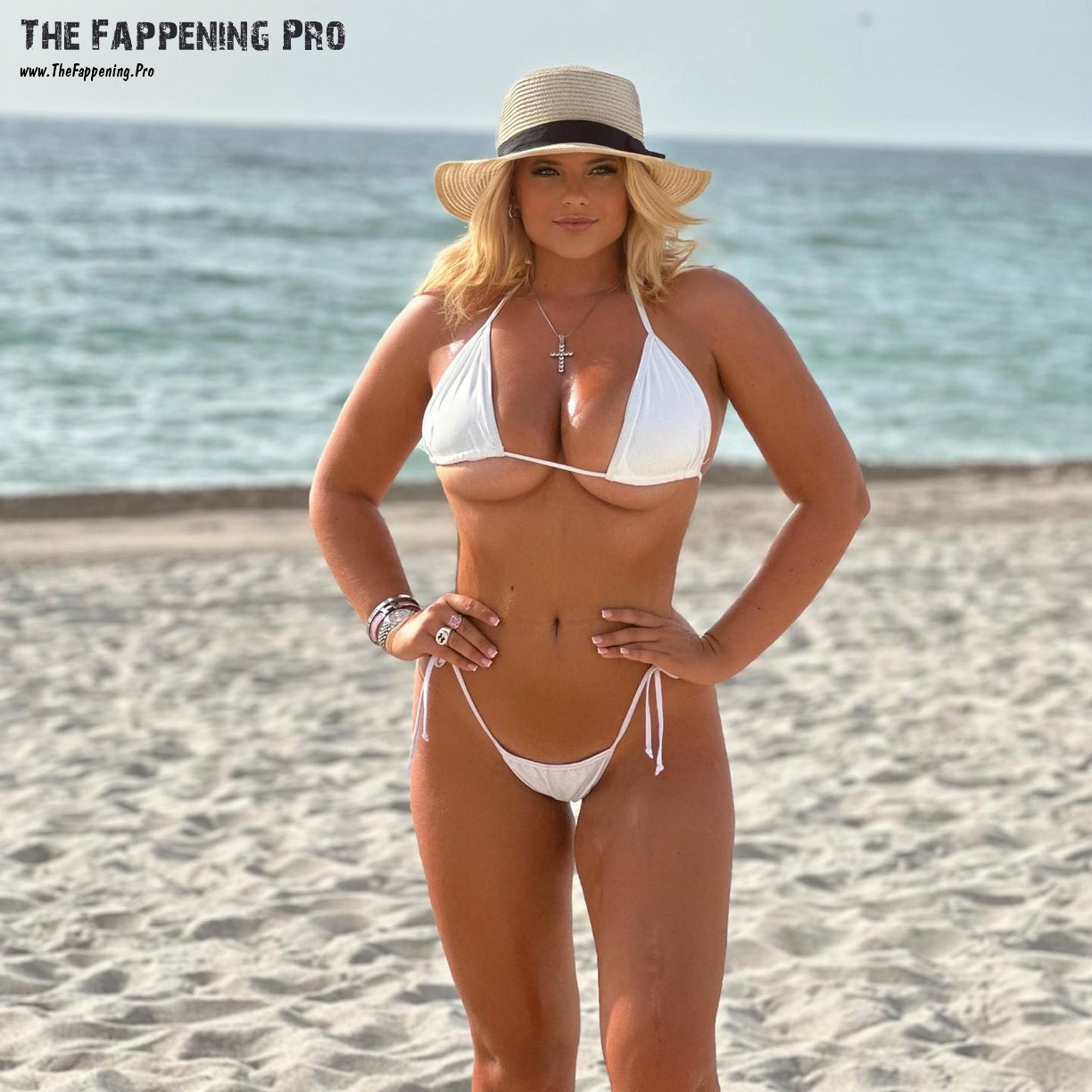 apollonia-llewellyn-sexy-thefappening-cfd-13 apollonia llewellyn sexy thefappening cfd 13
