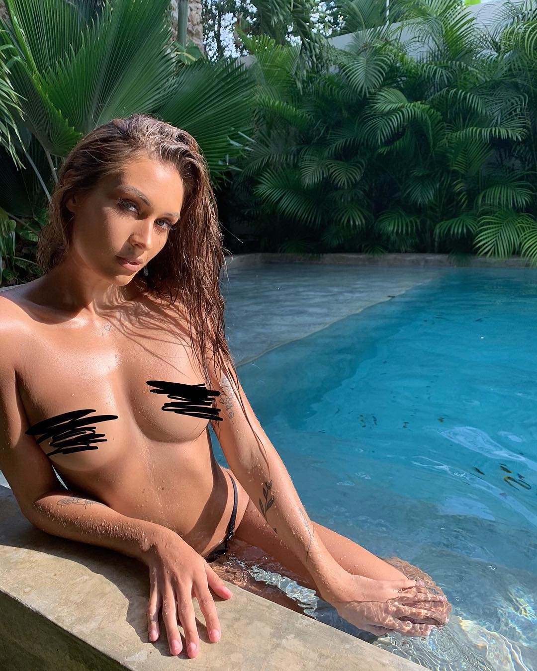 april-hart-nude-sexy-thefappening-cfd-28 April Hart Topless