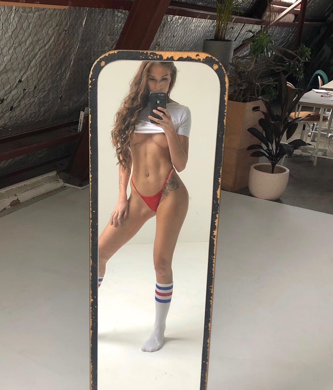 april-hart-nude-sexy-thefappening-cfd-40 April Hart Naked Selfie