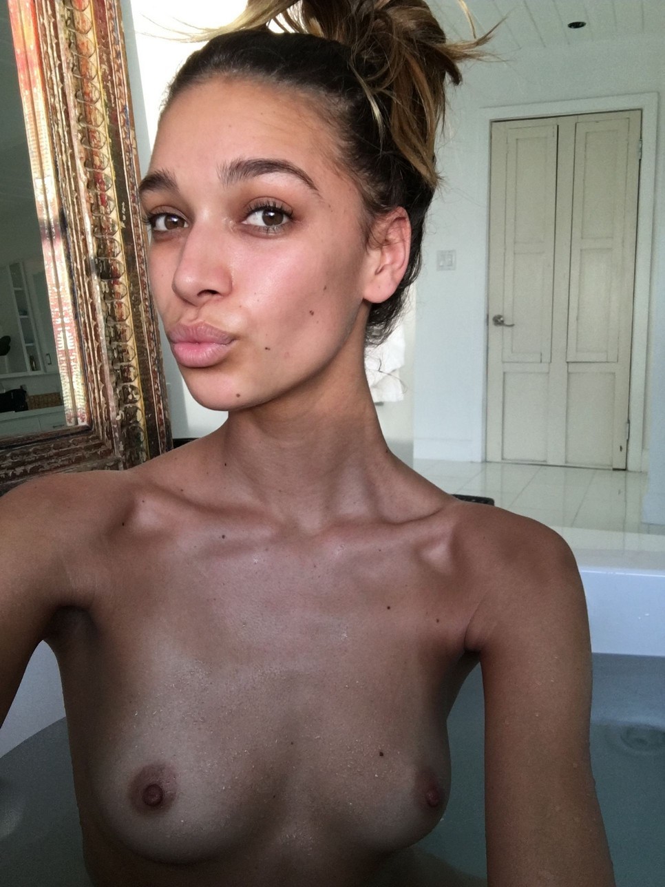 april-love-geary-nude-leaked-thefappening-pro-28 April Love Geary Topless Selfie