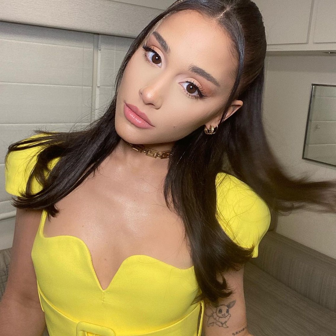 ariana-grande-hot-in-yellow-dress-thefappening-cfd-4 Ariana Grande Sexy