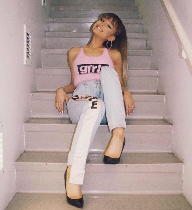 ariana-grande-nude-sexy-16 ariana-grande-nude-sexy-16