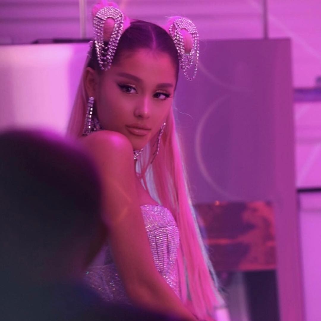 ariana-grande-sexy-2019-6 ariana grande sexy 2019 6