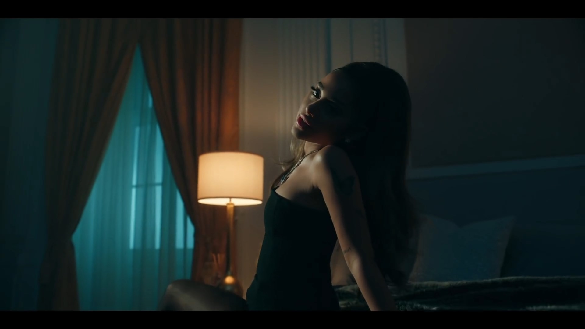 ariana-grande-sexy-in-positions-thefappeningpro-26 ariana grande sexy in positions thefappeningpro 26