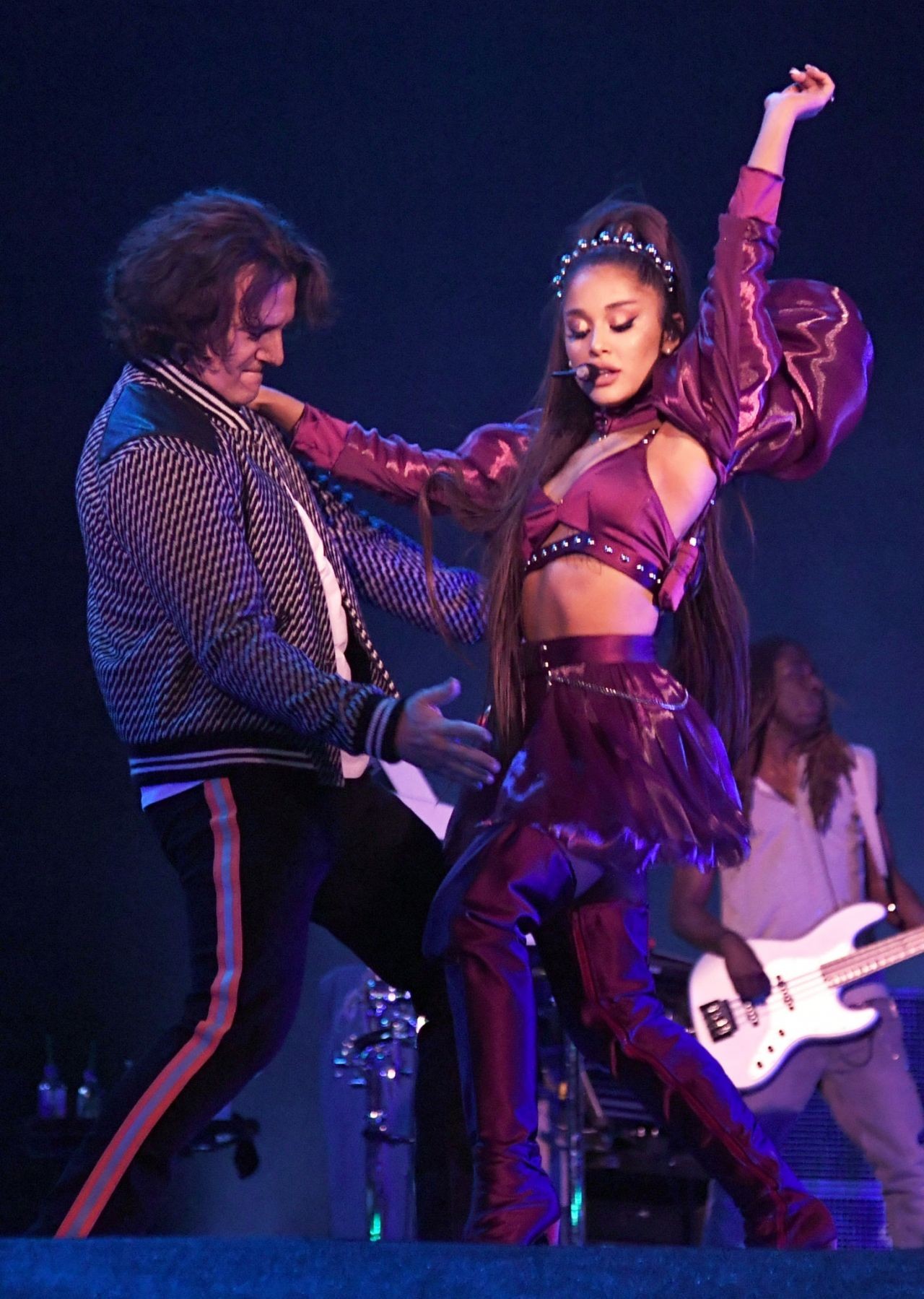ariana-grande-sexy-indio-2019-12 ariana grande sexy indio 2019 12