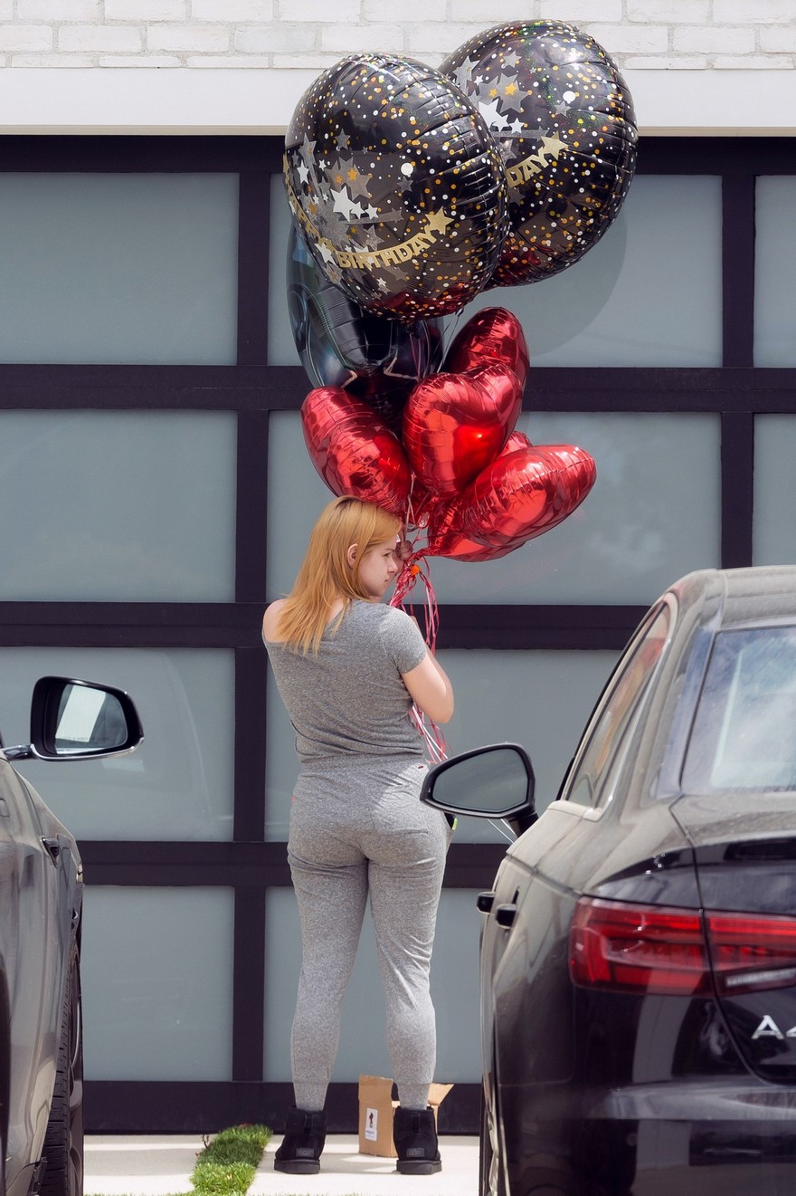 ariel-winter-sexy-balloons-thefappening-pro-20 ariel winter sexy balloons thefappening pro 20