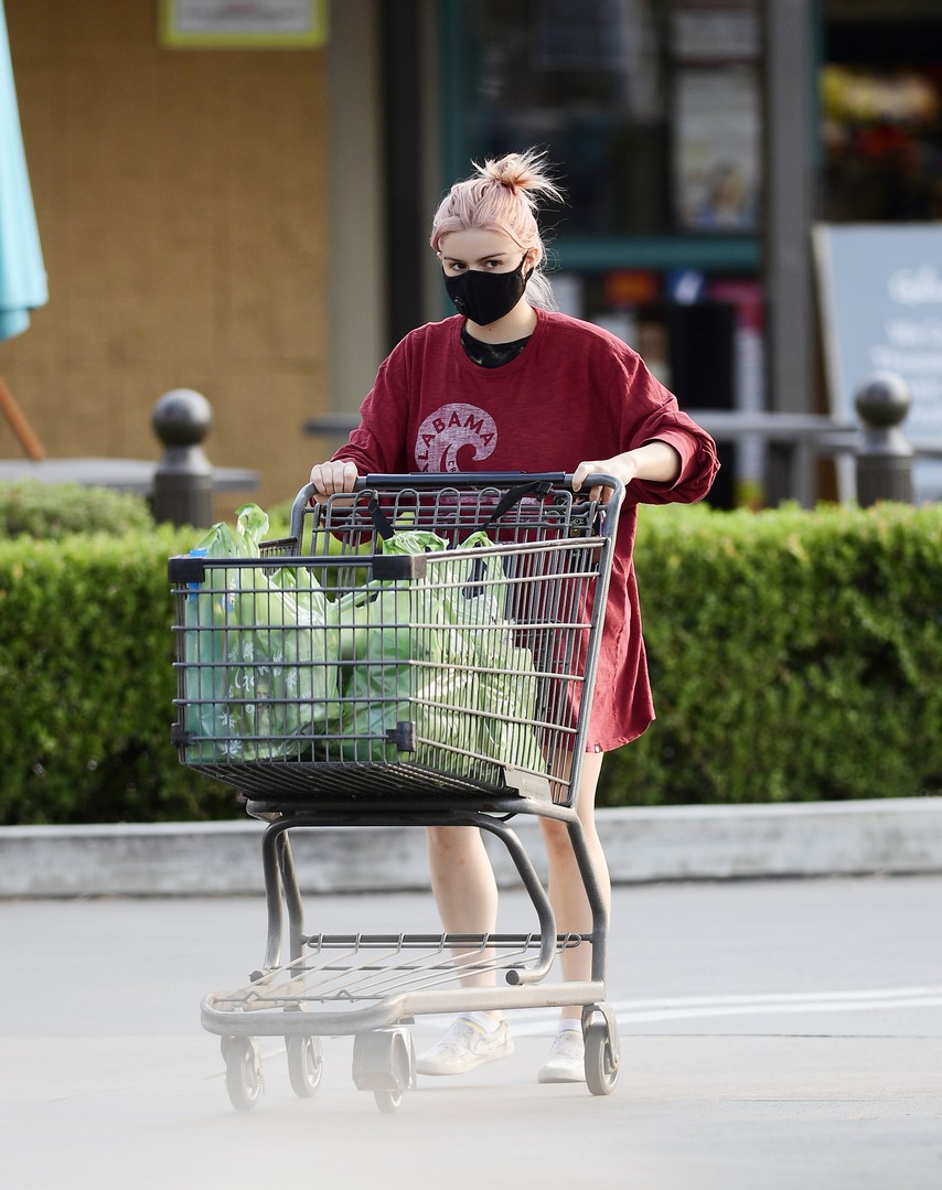 ariel-winter-shopping-in-long-shirt-thefappening-cfd-22 ariel winter shopping in long shirt thefappening cfd 22