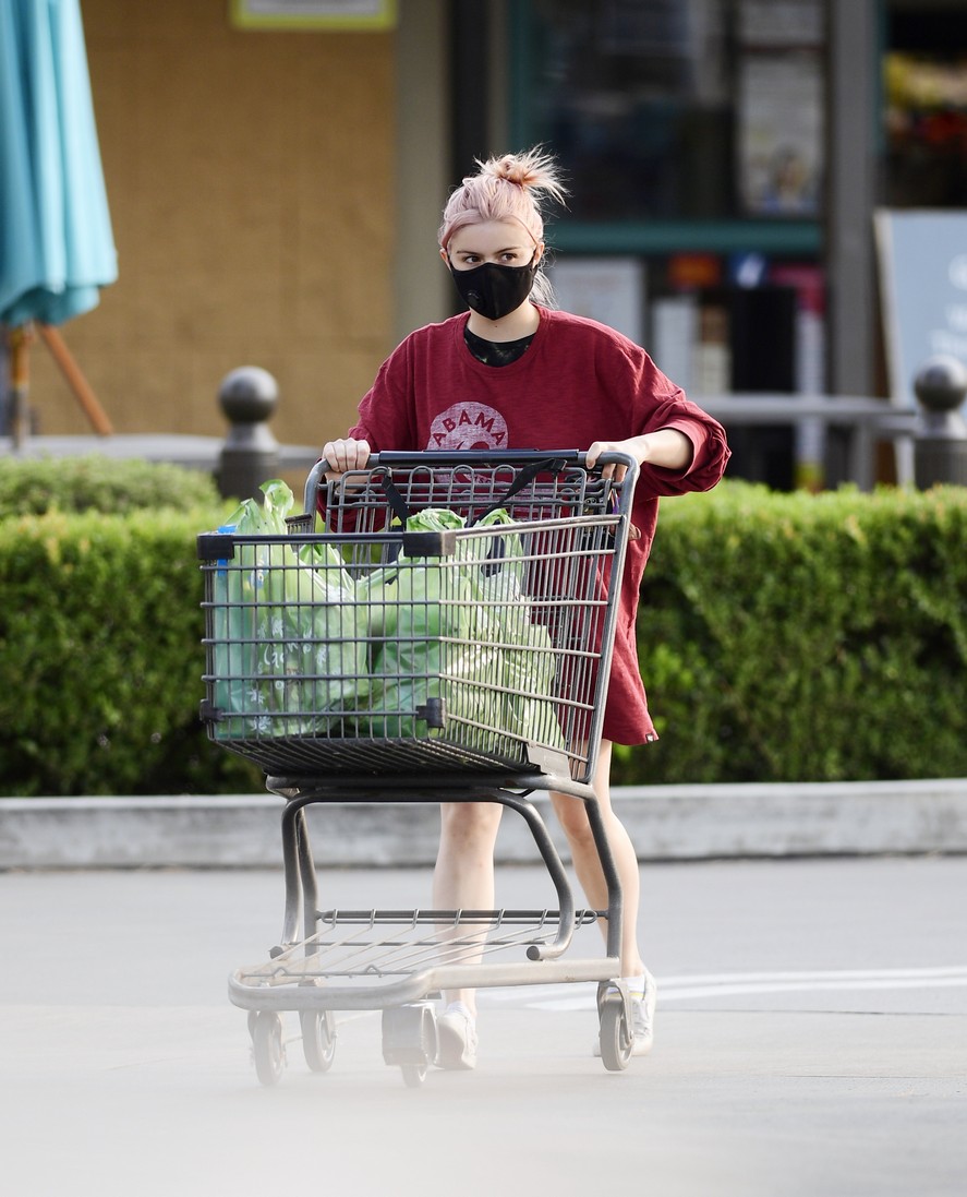 ariel-winter-shopping-in-long-shirt-thefappening-cfd-26 ariel winter shopping in long shirt thefappening cfd 26