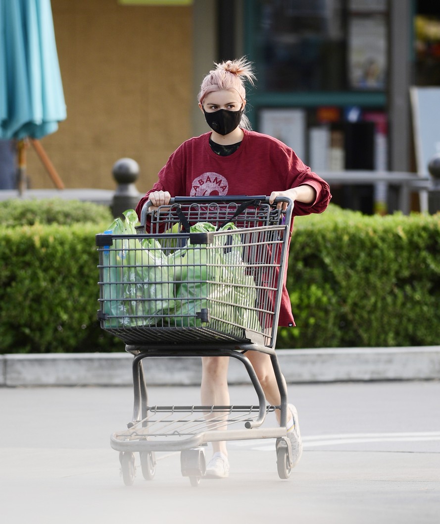 ariel-winter-shopping-in-long-shirt-thefappening-cfd-27 ariel winter shopping in long shirt thefappening cfd 27