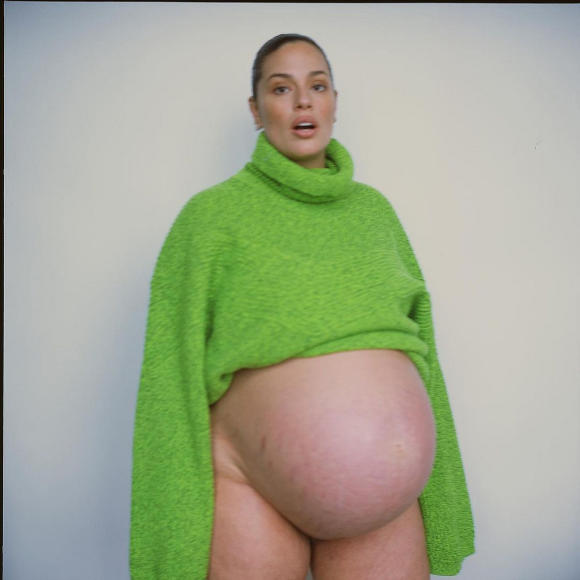 ashley-graham-nude-pregnant-thefappening-cfd-5 Ashley Graham Huge Baby Bump Pantyless