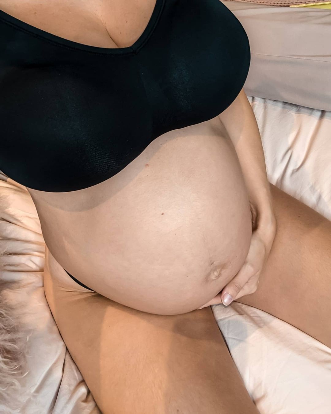 ashley-james-sexy-pregnant-thefappening-cfd-4 Ashley James Leaked Preggo Photos
