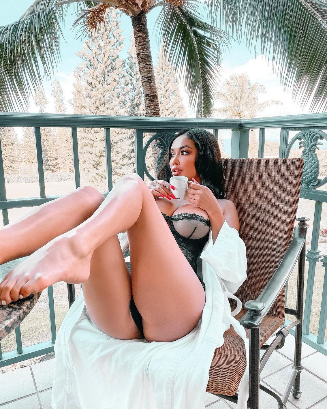 ashley-vee-barefoot-thefappening-cfd-2 Ashley Vee Barefeet