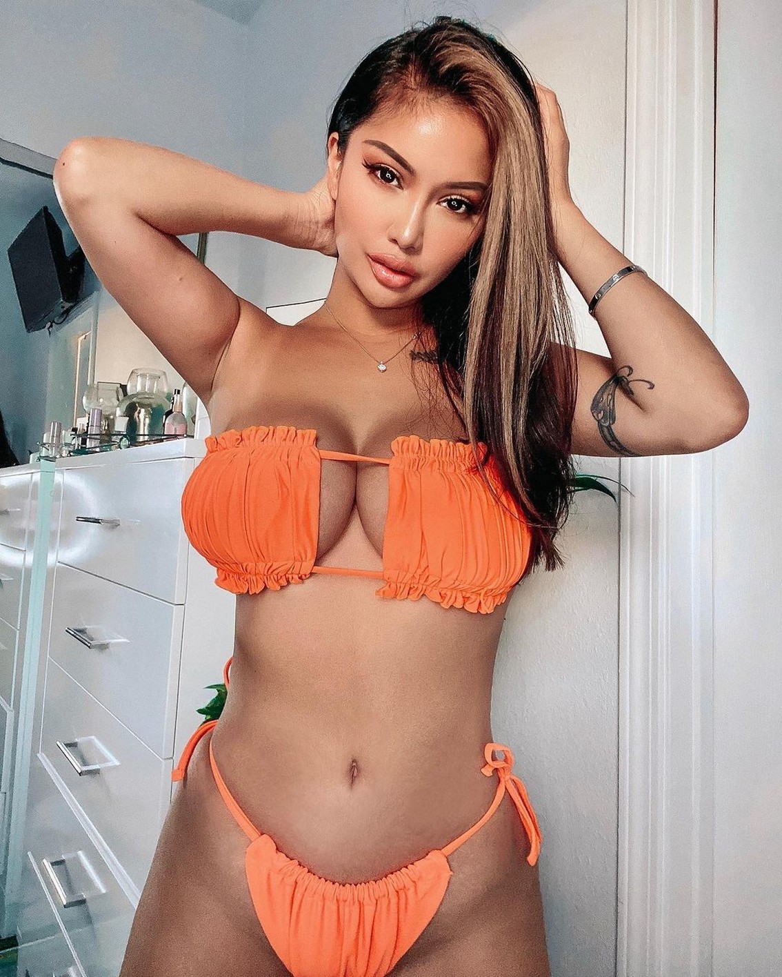 ashley-vee-fantastic-body-in-a-bikini-thefappening-cfd-5 ashley vee fantastic body in a bikini thefappening cfd 5