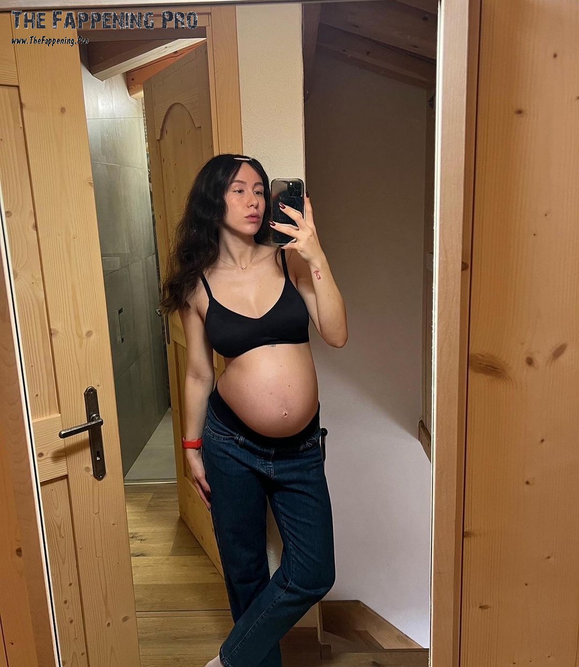 aurora-ramazzotti-selfie-thefappening-cfd-2 Aurora Ramazzotti Pregnant