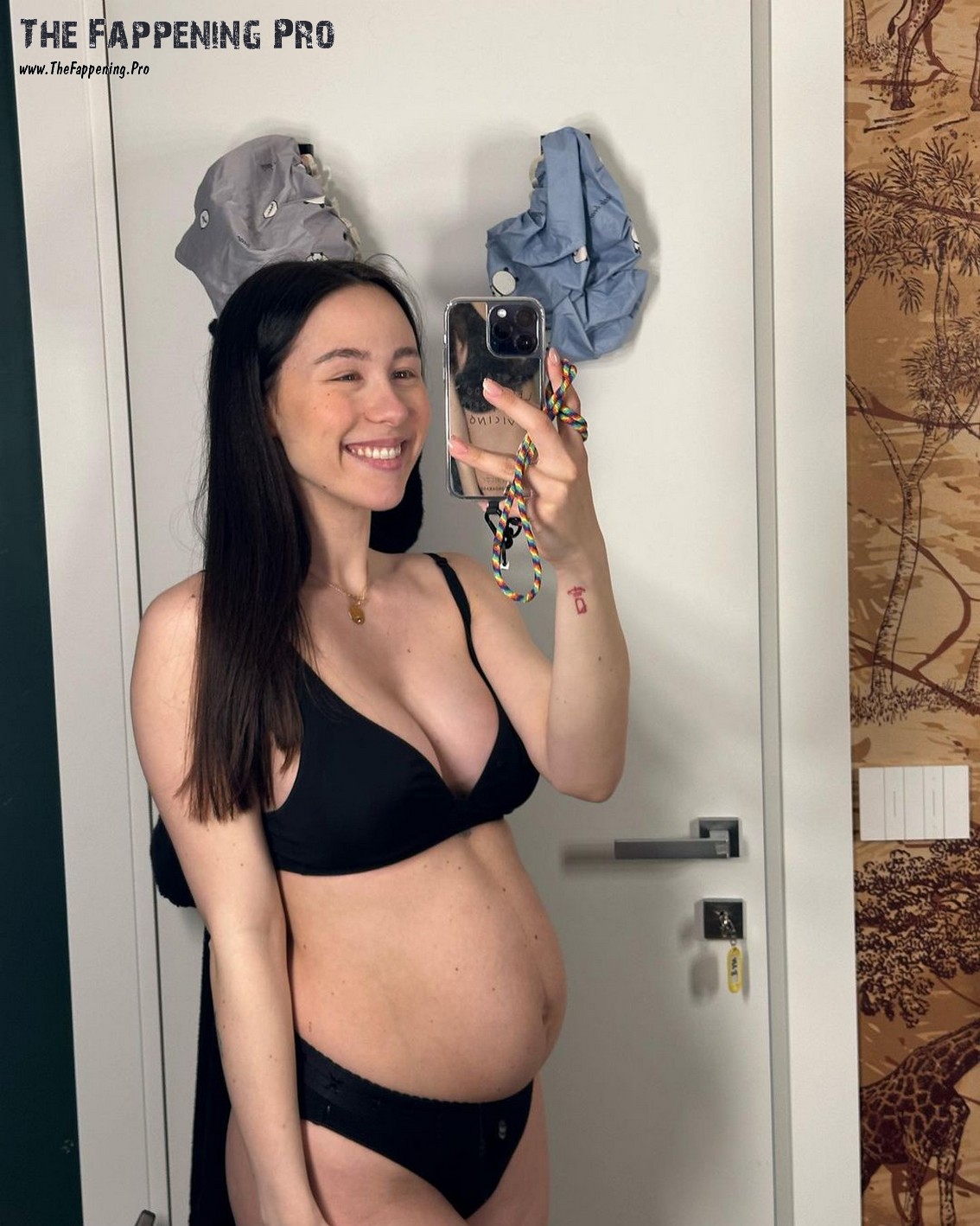 aurora-ramazzotti-selfie-thefappening-cfd-6 Aurora Ramazzotti Hot Selfie