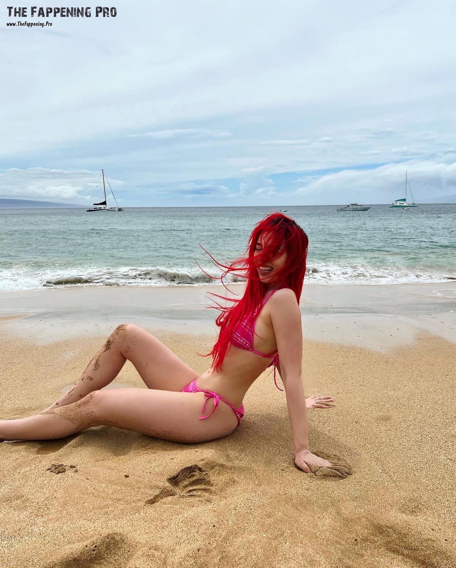 ava-max-bikini-thefappening-cfd-9 Ava Max On The Beach