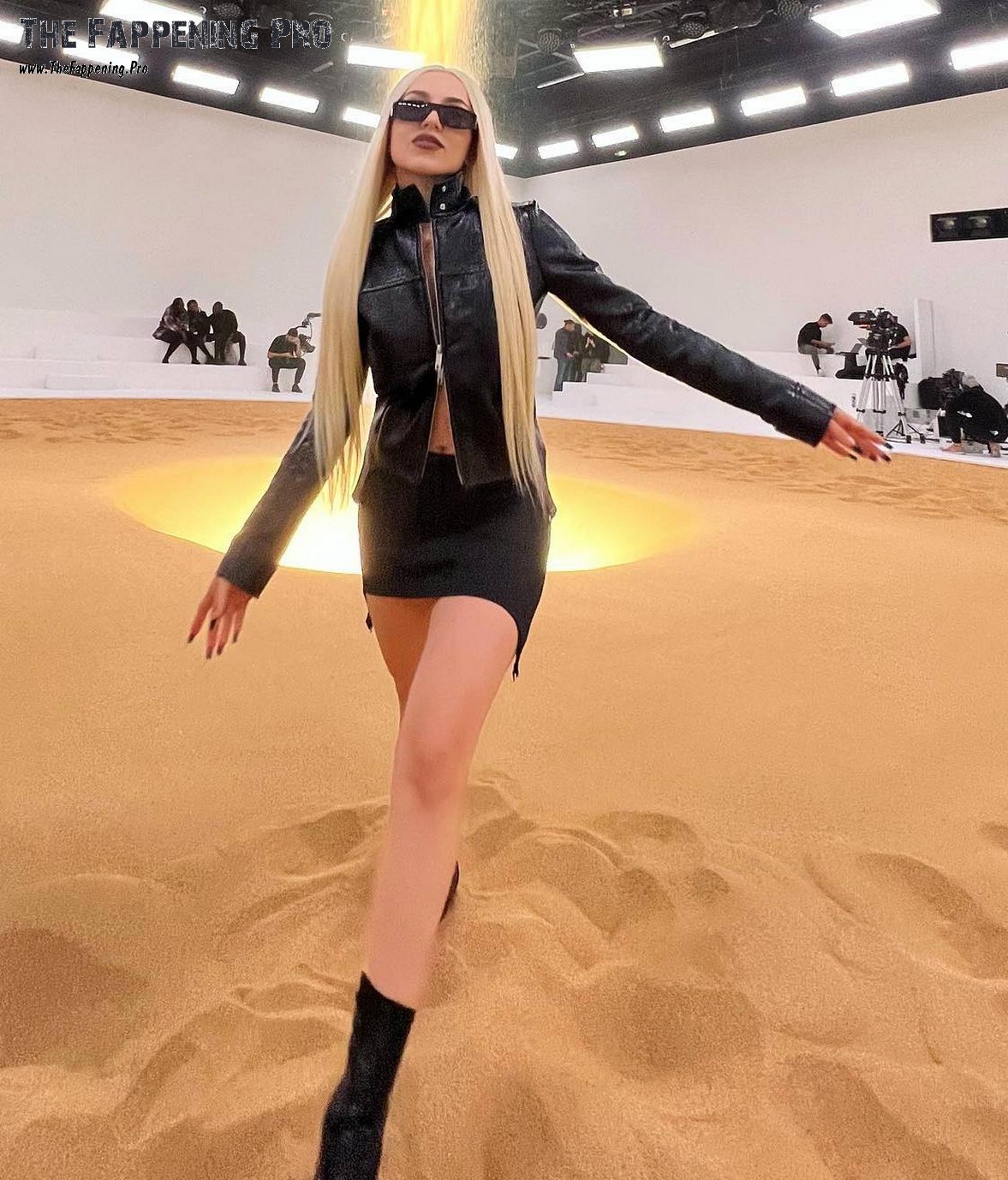ava-max-leggy-thefappening-cfd-10 ava max leggy thefappening cfd 10