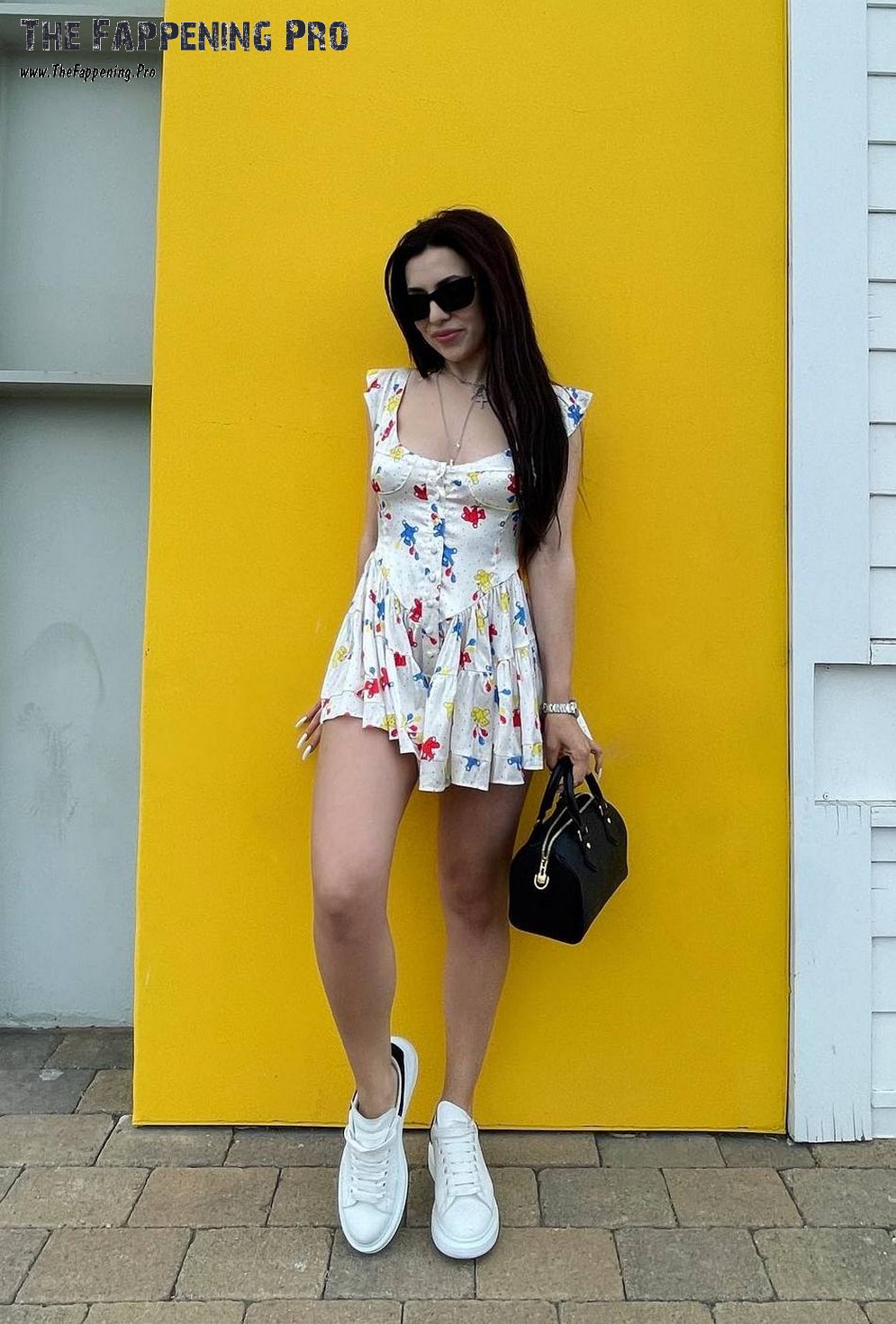 ava-max-leggy-thefappening-cfd-3 Ava Max Leggy
