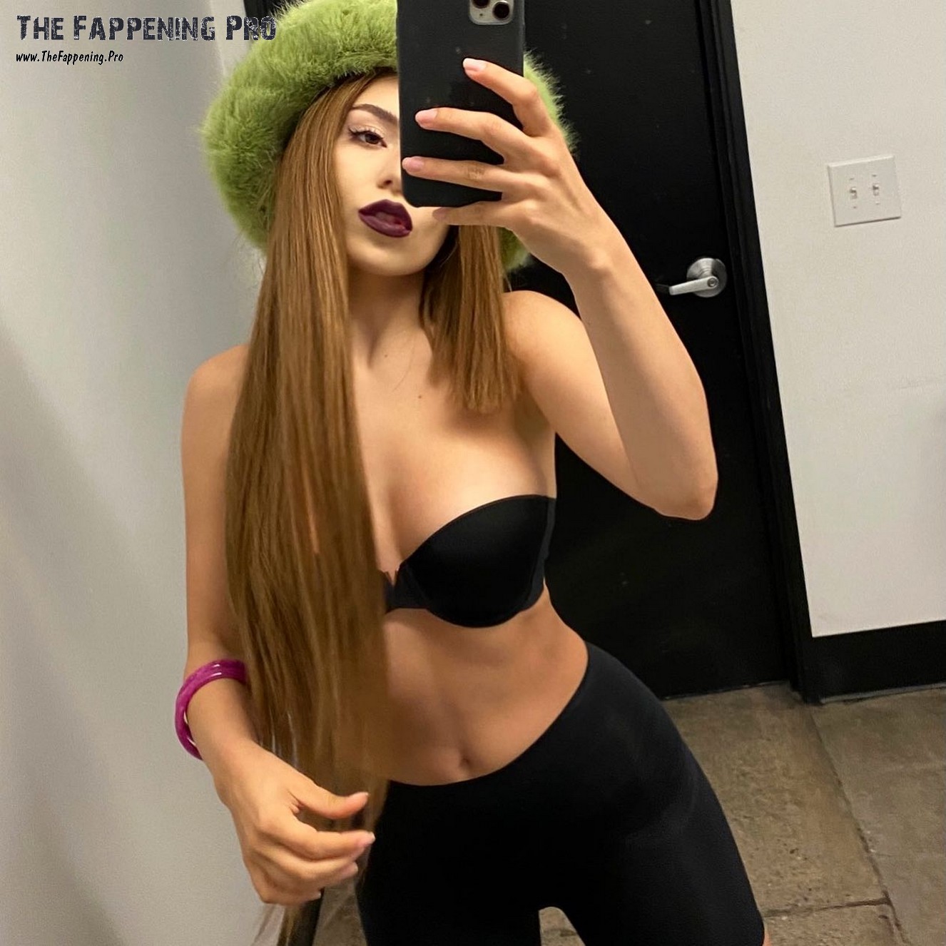 ava-max-selfie-thefappening-cfd-2 ava max selfie thefappening cfd 2