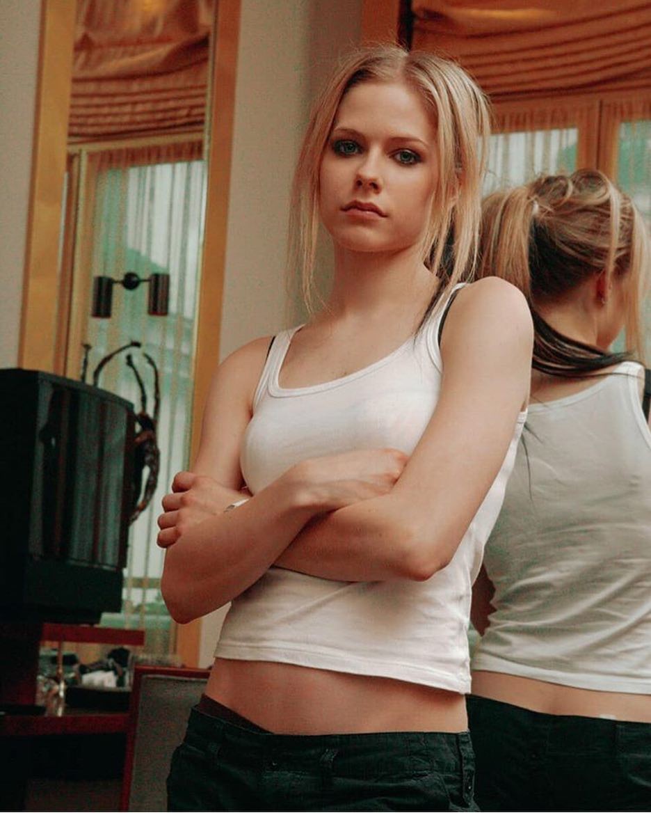 avril-lavigne-sexy-the-fappening-pro-2 avril lavigne sexy the fappening pro 2