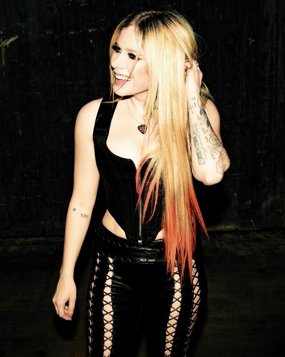 avril-lavigne-sexy-thefappening-cfd-2-1 Avril Lavigne Sexy