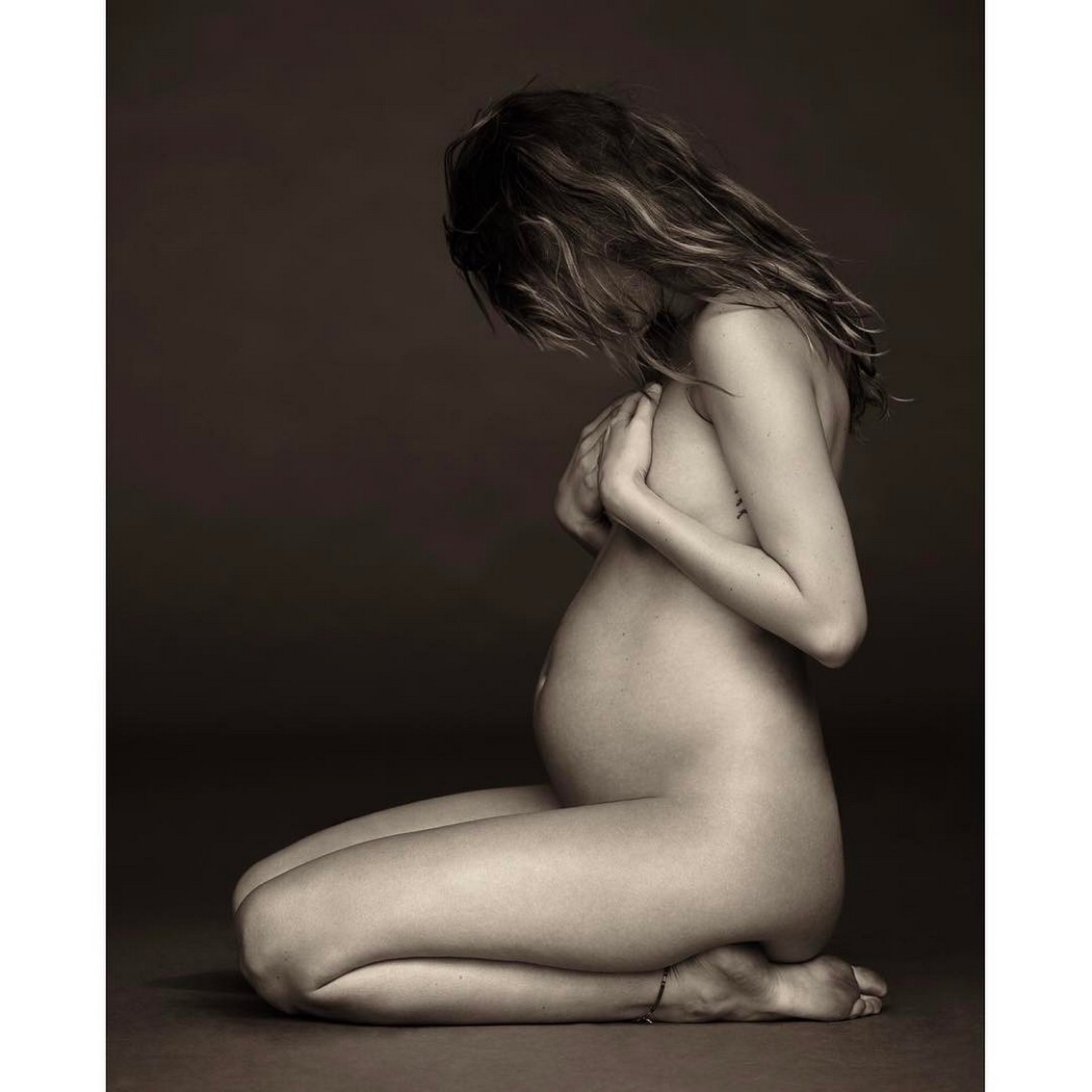 behati-prinsloo-nude-thefappening-cfd-6 Behati Prinsloo Naked Pregnant