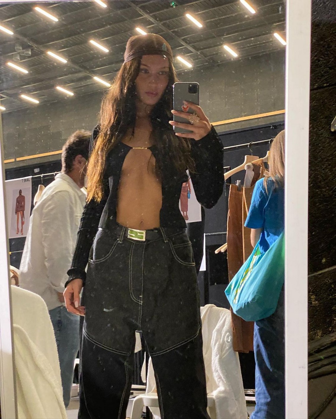 bella-hadid-hot-in-nude-cardigan-thefappening-cfd-6 bella hadid hot in nude cardigan thefappening cfd 6