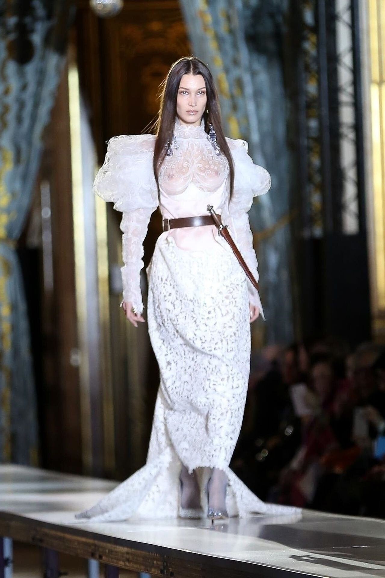 bella-hadid-naked-tits-at-vivienne-westwood-2020-paris-thefappening-pro-19 bella hadid naked tits at vivienne westwood 2020 paris thefappening pro 19