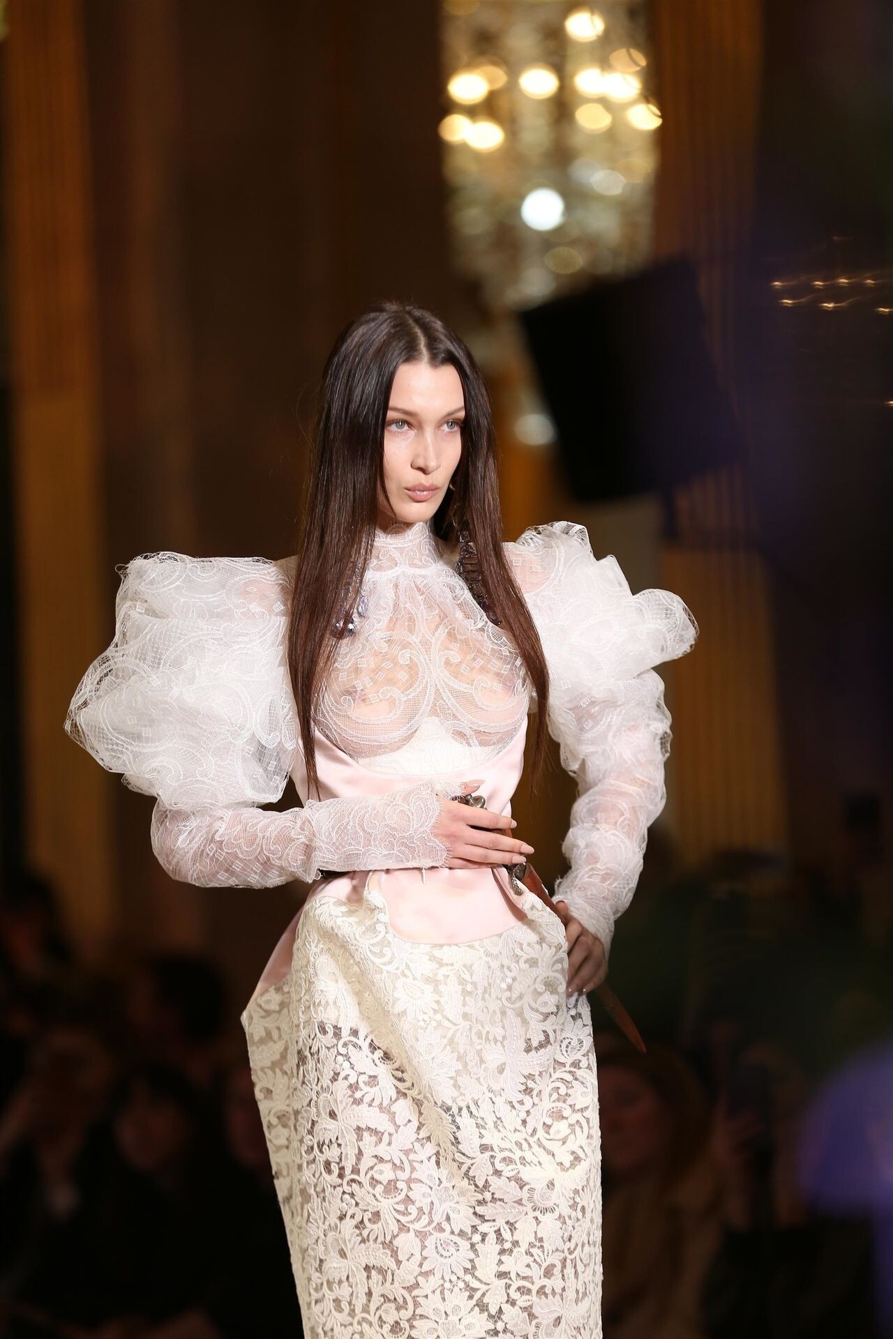 bella-hadid-naked-tits-at-vivienne-westwood-2020-paris-thefappening-pro-31 bella hadid naked tits at vivienne westwood 2020 paris thefappening pro 31